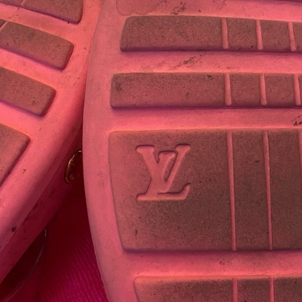 Louis Vuitton Slides - Picture 7 of 8